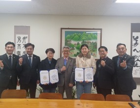 표창수여 (전주시청 공무원 2명)